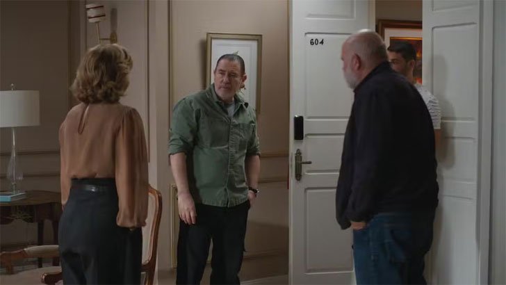 (Foto: TV Globo/Vale Tudo) Foto em Vale Tudo: Odete contrata ‘músicos’ para matar Marco Aurélio