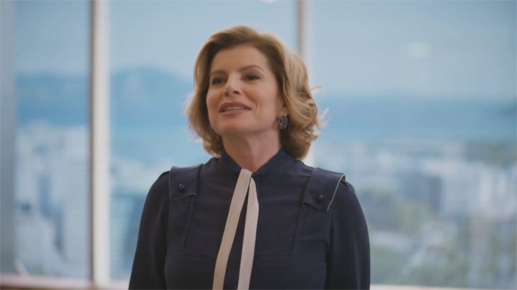 Foto em Vale Tudo: Odete morre em um quarto de hotel