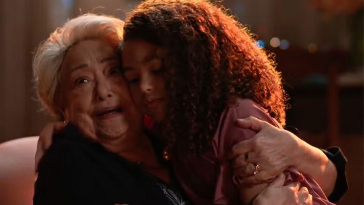 Foto em Dona de Mim: Rosa doa ações da Boaz para Sofia