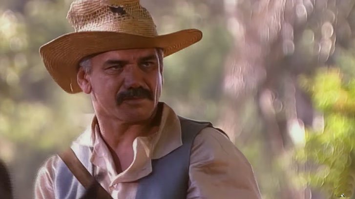 (Foto: Record/A Escrava Isaura) Foto em A Escrava Isaura: Miguel chega com dinheiro para comprar Isaura