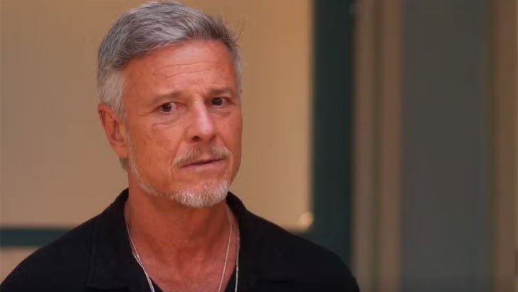 (Foto: TV Globo/Dona de Mim) Foto em Dona de Mim: Jaques foge para não ser preso