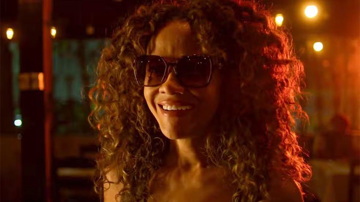 (Foto: TV Globo/Dona de Mim) Foto em Dona de Mim: Tânia descobre Jaques tocando violão em bar