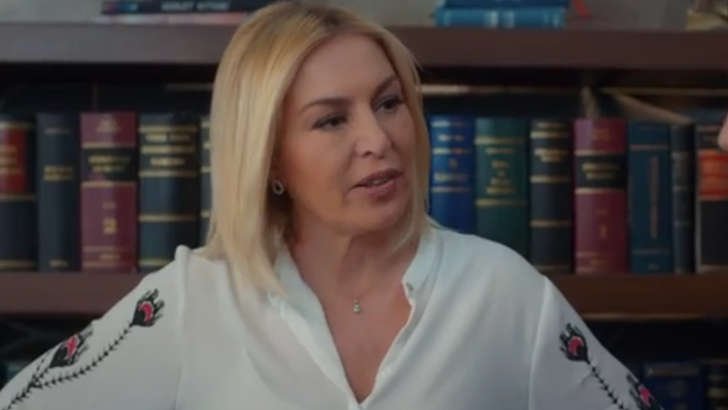 Foto em Mãe: Cahid negocia com Cengiz a liberdade de Zeynep