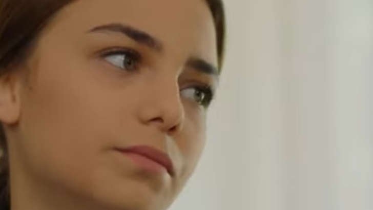 Foto em Cruel Istambul: Ceren ameaça Seniz