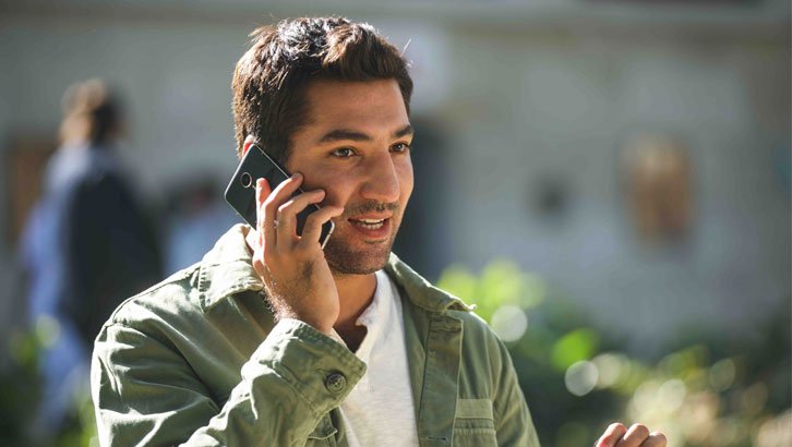 Foto em Chamas do Destino: Berkay Ateş de bandido a mocinho na mesma tela
