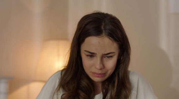 Foto em Cruel Istambul: Ceren tenta matar Seniz