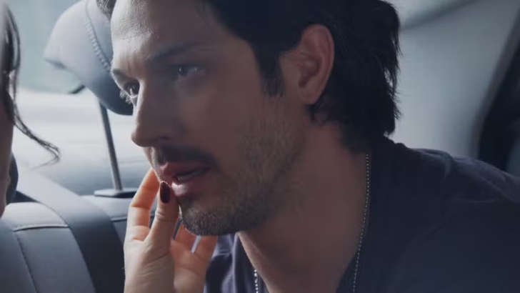 Foto em Três Graças: Paulinho destrói jantar de Gerluce